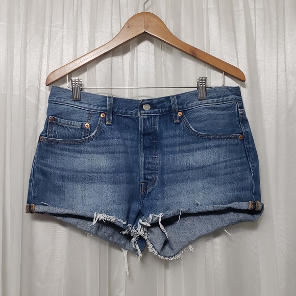 Levi's 501 Jean Cut Off Shorts Sz 31 - Picture 2 of 15